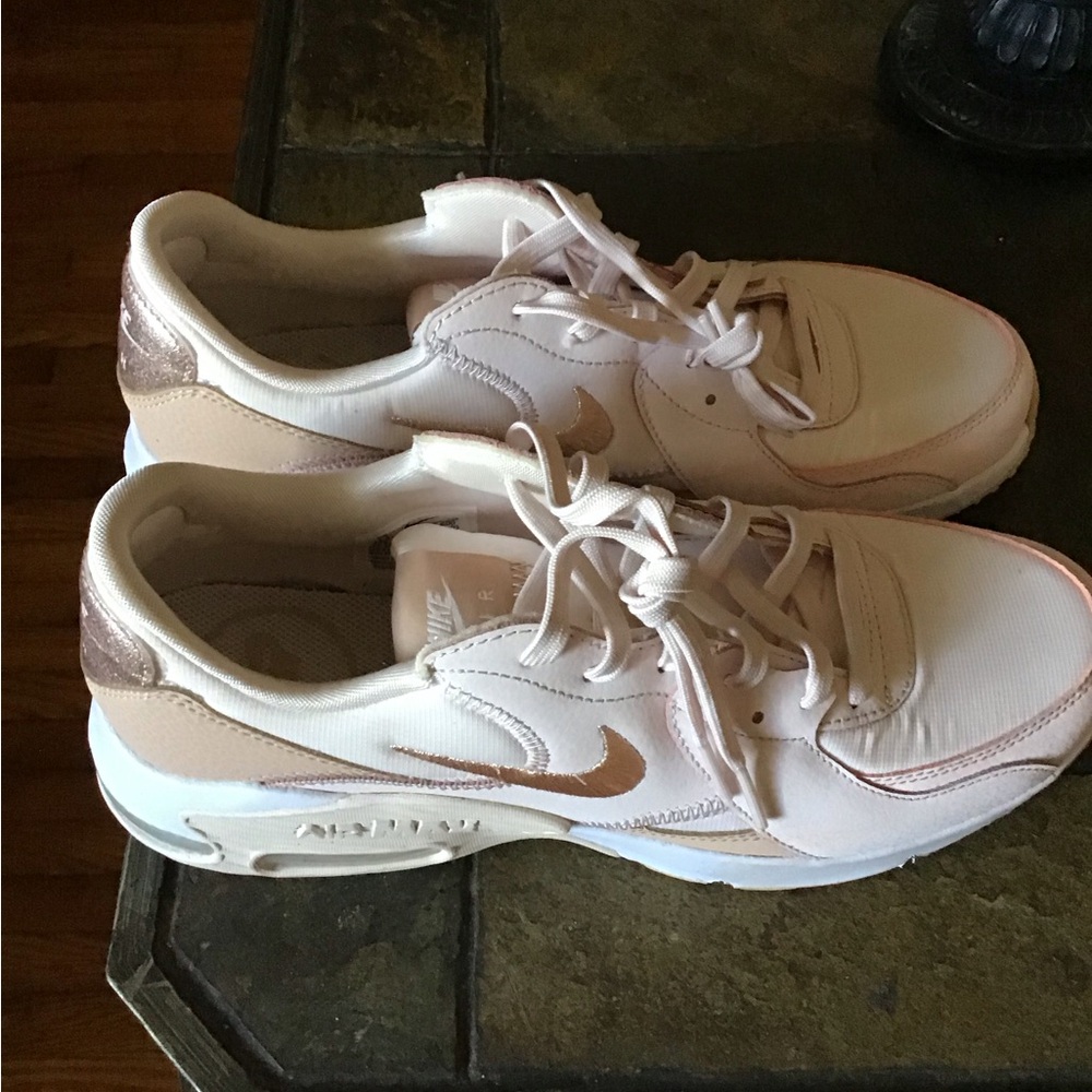 Nike Air max.Size 11 1/2 woman and 10 Men. - Picture 3 of 7
